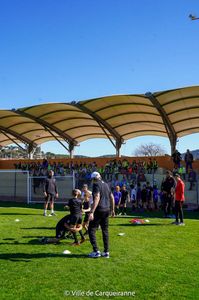 Entrainement des enfants du RCHCC avec les joueurs du RCT au stade riquier - Agrandir l'image, .JPG 138 Ko (fenêtre modale)